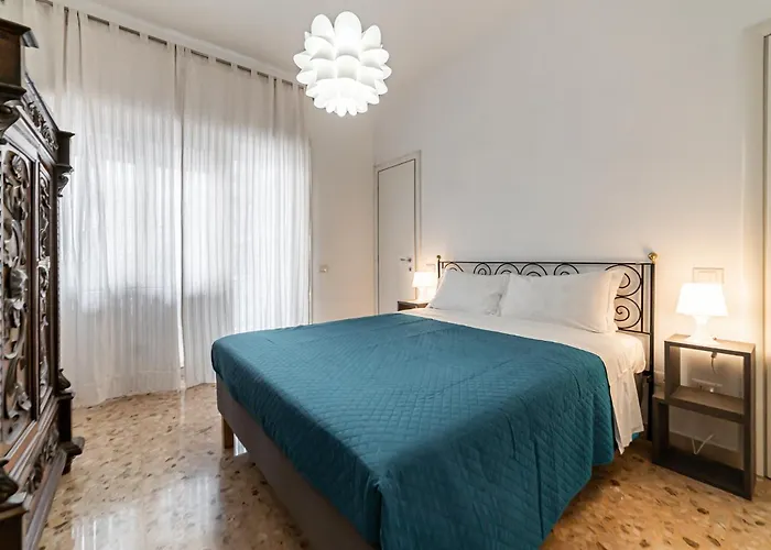 Livia's Vatican House - Metro Valle Aurelia & Wi-fi * Roma